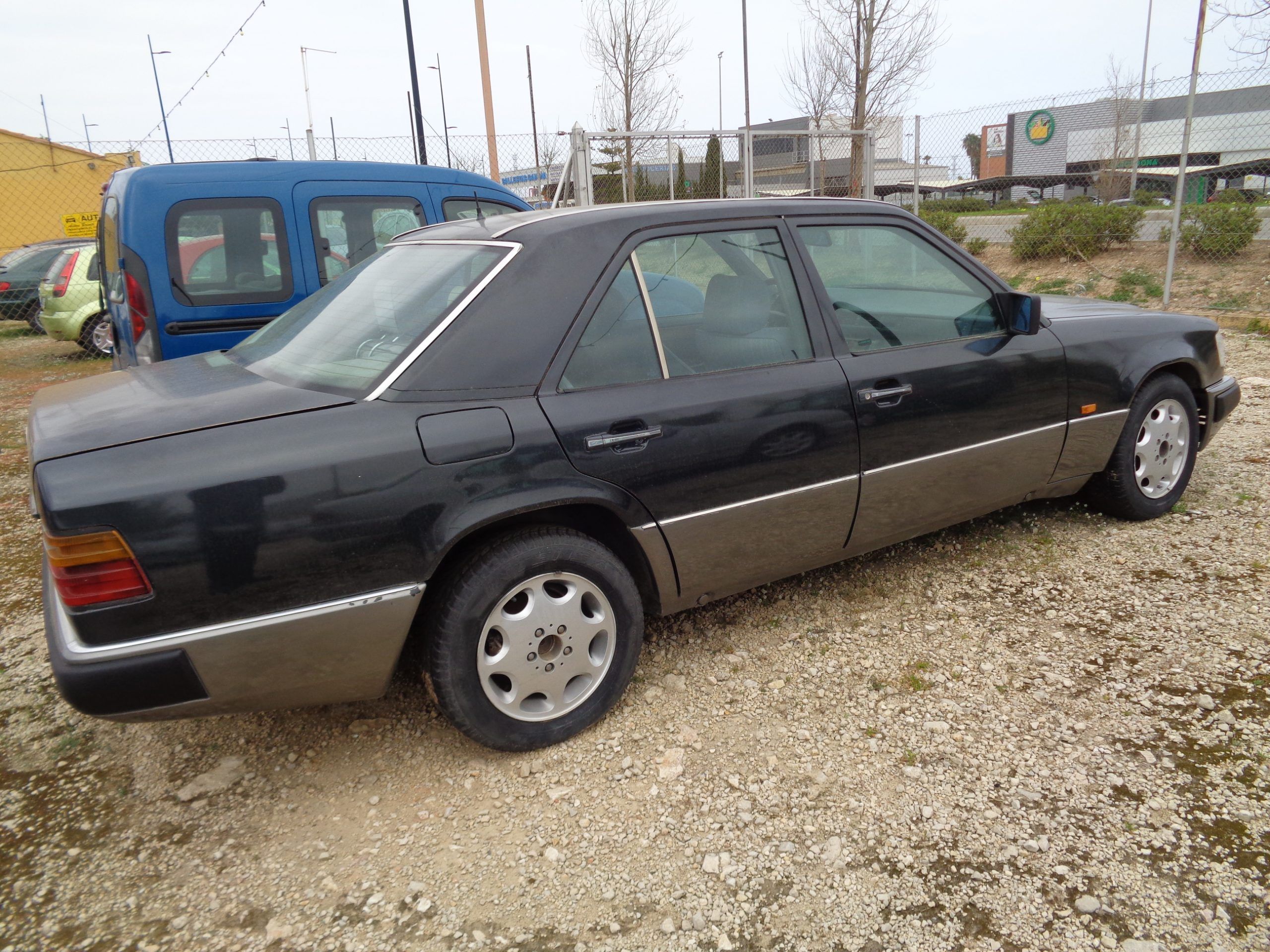 MERCEDES 250 D