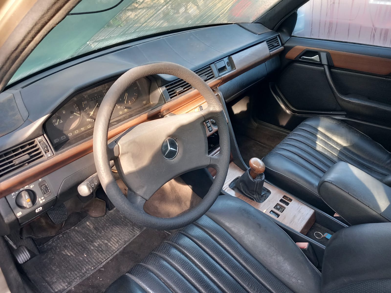 MERCEDES 300D
